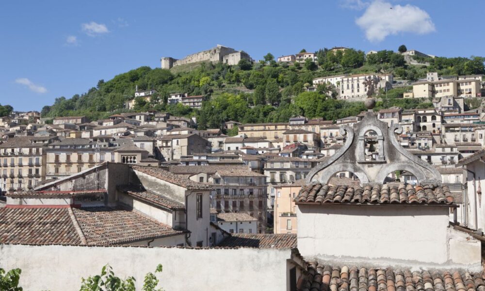 Catanzaro Un viaggio tra storia, cultura e panorami mozzafiato della