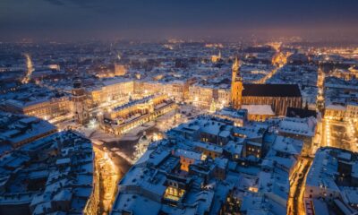 Panoramica di Cracovia, Polonia, illuminata