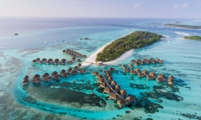 Panorama con resort alle Maldive