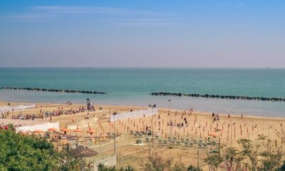 Vista panoramica della spiaggia del lido di Savio al tramonto