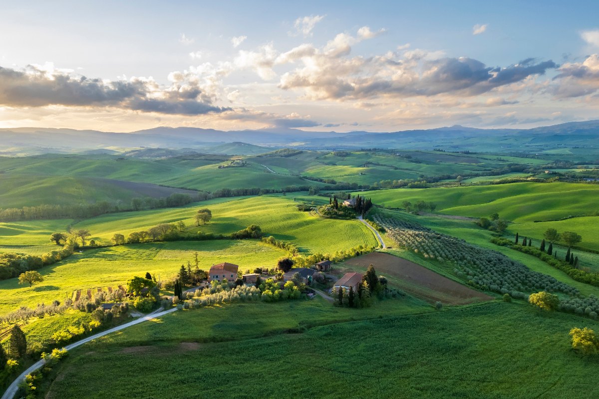 Panorama delle colline toscane sul far della sera