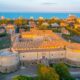 Primo piano sulle torri della Rocca Costanza a Pesaro