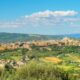 Vista panoramica della campagna con il borgo di Orvieto sullo sfondo