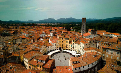 Vista dall'alto della piazza dell'Anfiteatro a Lucca