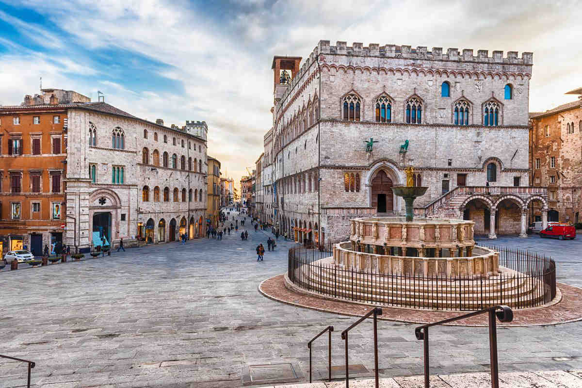 Vista di uno scorcio di piazza IV Novembre a Perugia