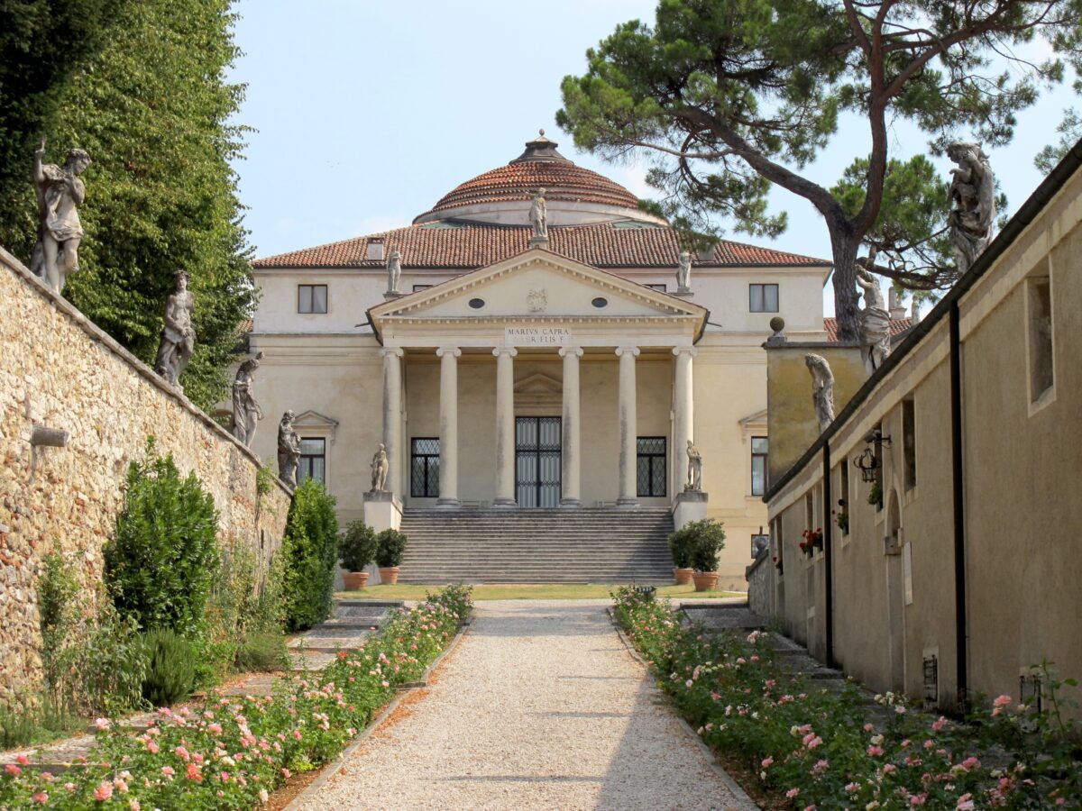 Vista della villa Almerico Capra detta "La Rotonda" di Andrea Palladio, nei pressi di Vicenza